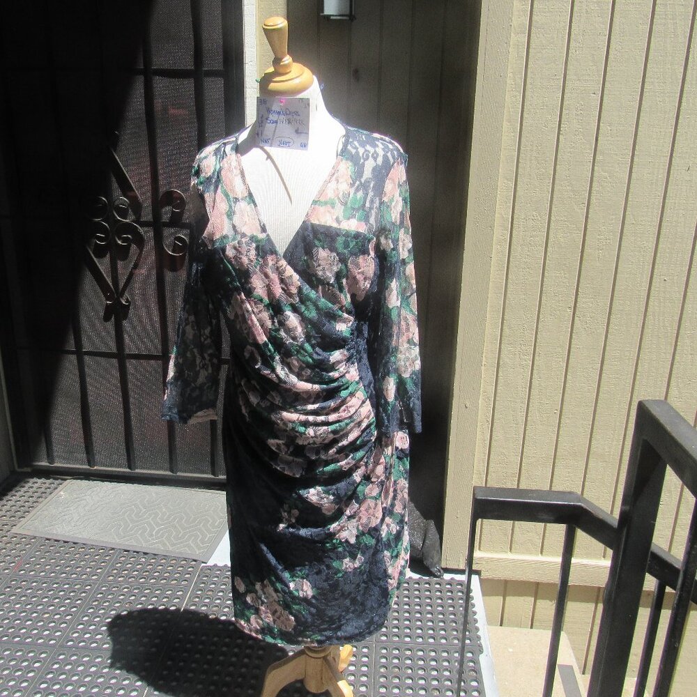 #318  NEW WOMEN'S FLORAL AND LACE DRESS BY PHASE EIGHT  (SIZE 14US / 18UK)